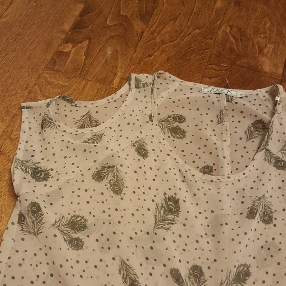 Chloe K flirty feather sheer cold shoulder top,New - Picture 4 of 6